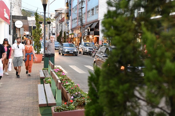 Visite%20Serra%20Negra%20SP%20 %20o destino mais encantador do interior paulista comercio 1 pequeno